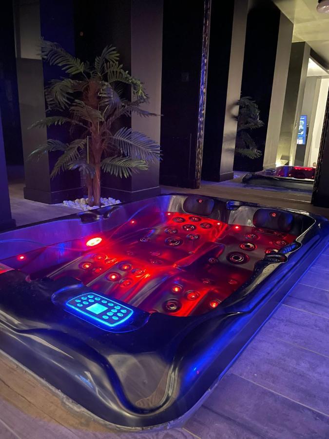 La Suite Grenoble Spa Jacuzzi Et Sauna Privatif Екстер'єр фото