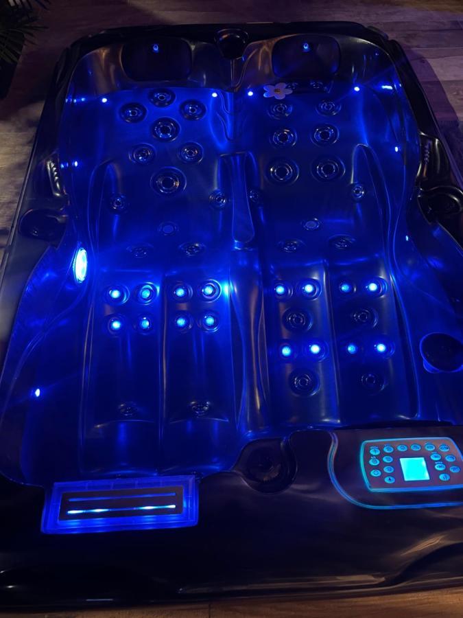 La Suite Grenoble Spa Jacuzzi Et Sauna Privatif Екстер'єр фото
