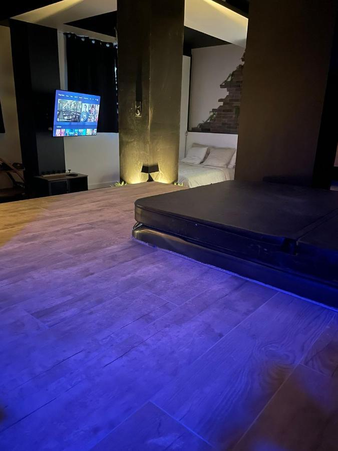La Suite Grenoble Spa Jacuzzi Et Sauna Privatif Екстер'єр фото