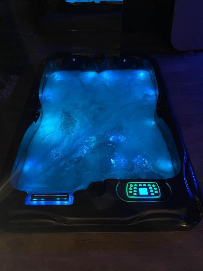 La Suite Grenoble Spa Jacuzzi Et Sauna Privatif Екстер'єр фото