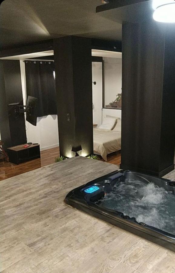 La Suite Grenoble Spa Jacuzzi Et Sauna Privatif Екстер'єр фото